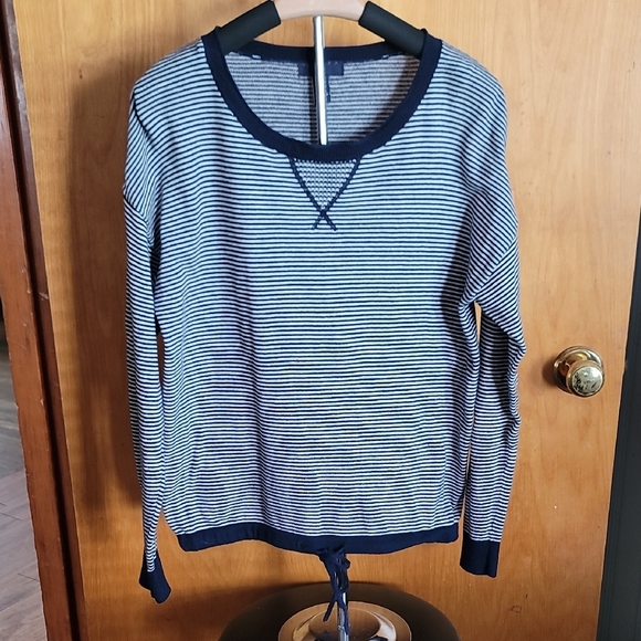 Gap Navy Blue and White Striped Pull Over Top - Picture 1 of 7